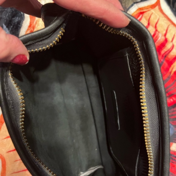 Black Leather Handbag - Picture 7 of 14